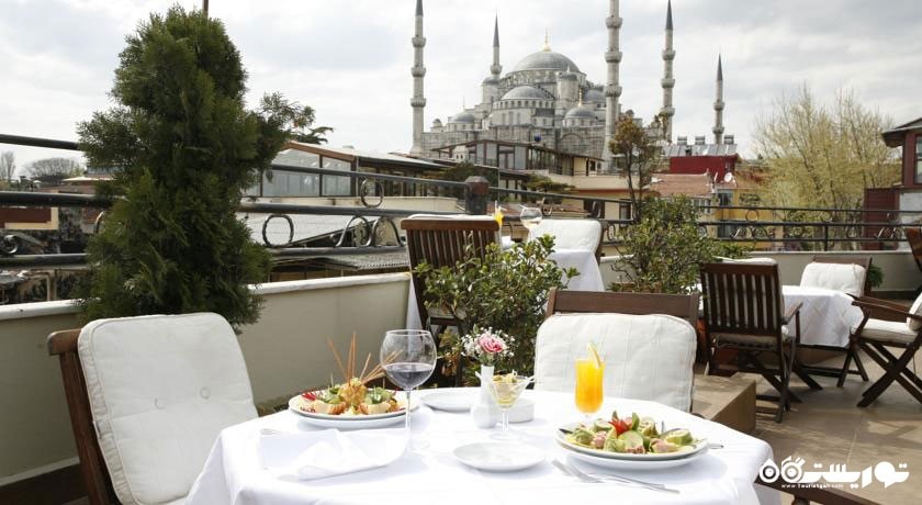 محوطه فضای باز رستوران هتل